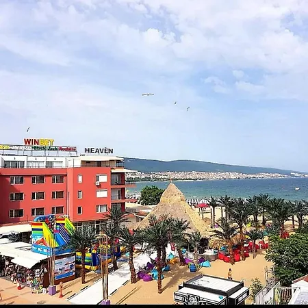 Хотел Largo