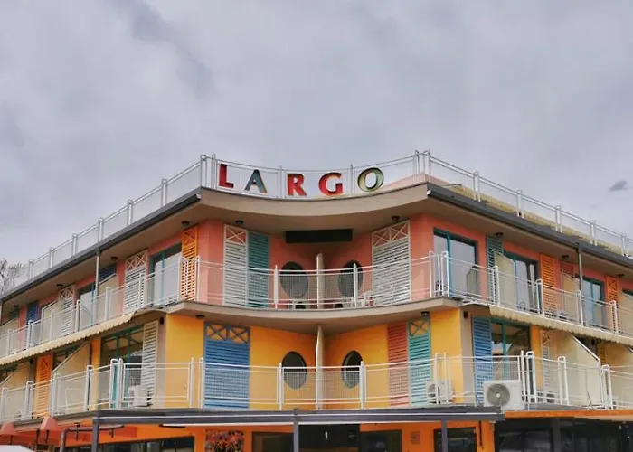 Largo Hotel 3*